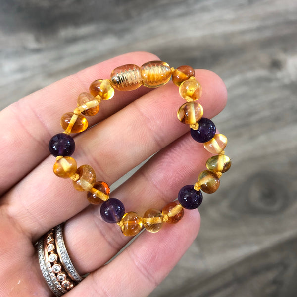 Baltic Amber Baby Bracelet - Polished Honey + Amethyst